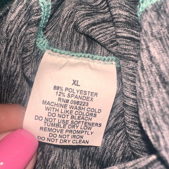 BCG women’s heather grey and turquoise leggings with elastic bottoms. - Picture 4 of 5